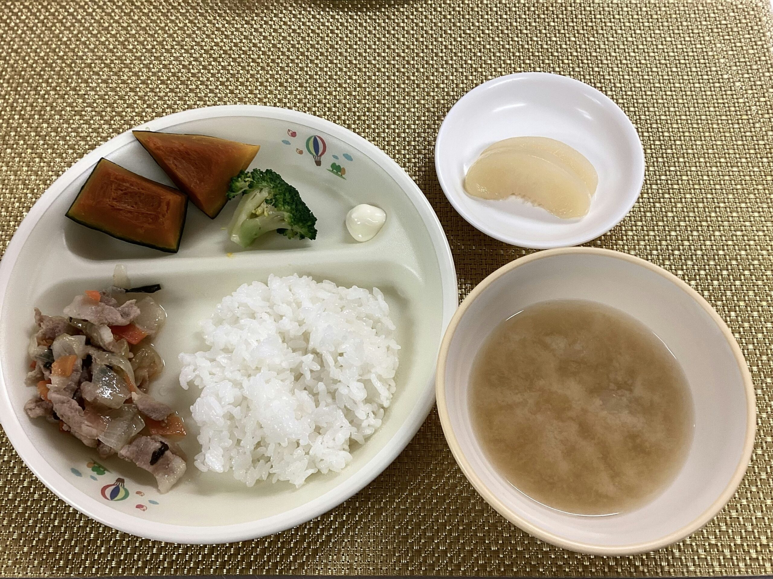 今日の給食【11月18日】