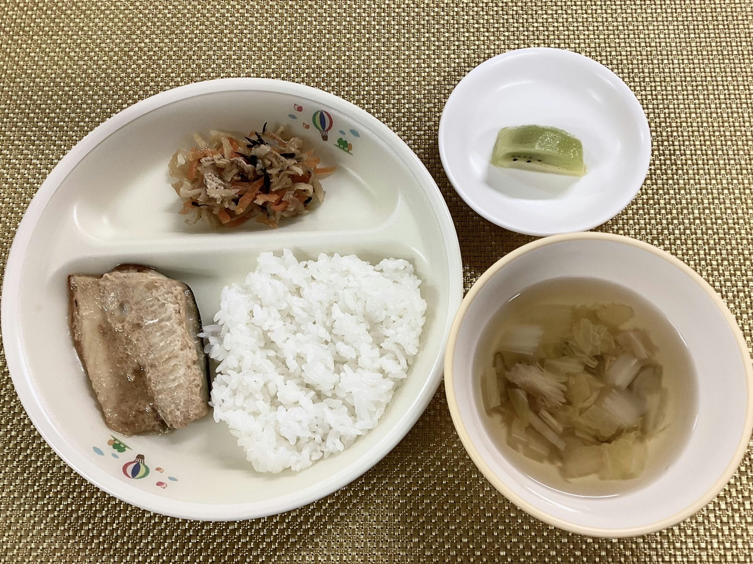 今日の給食【12月3日】